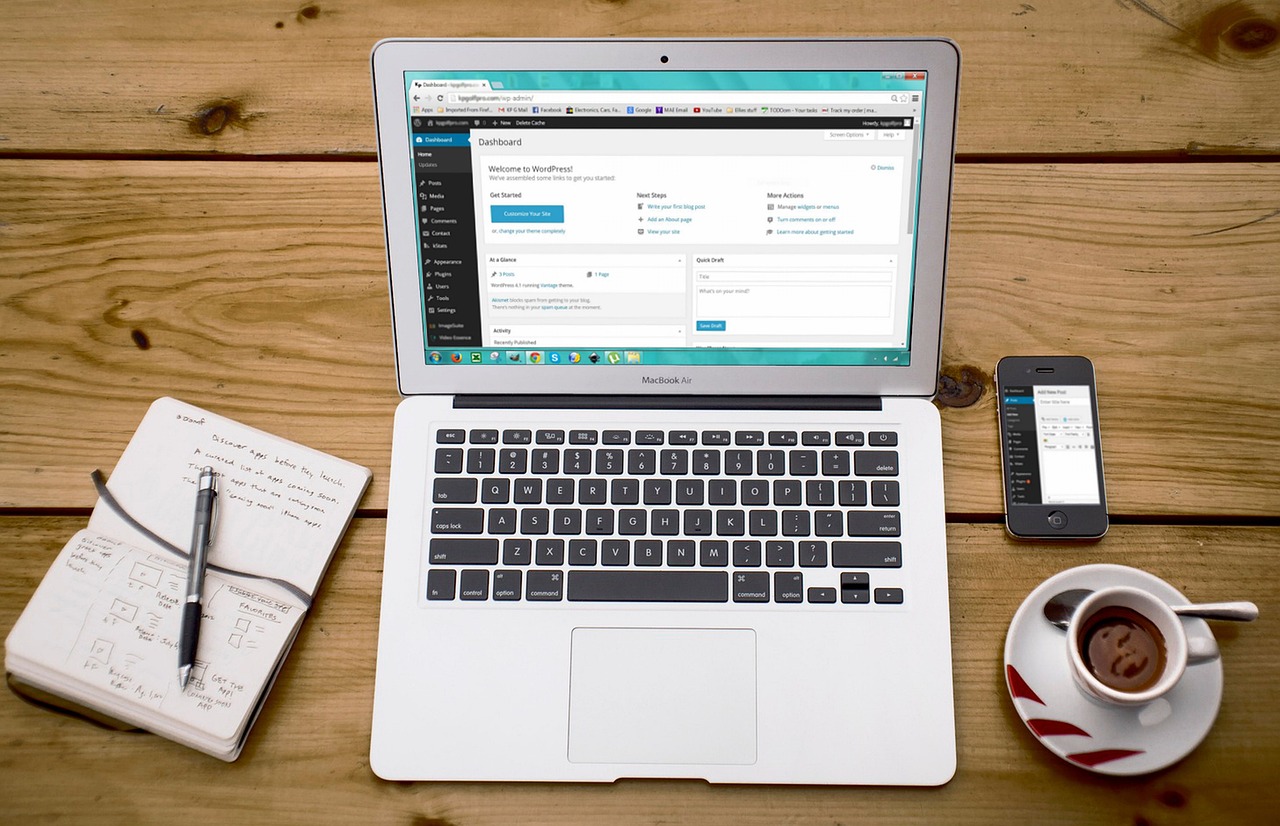 Laptop, wordpress, wordpress design — Choosing the Best CFD Broker: Key Features and Considerations