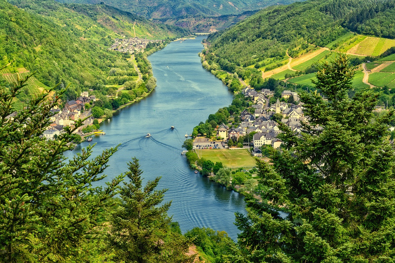 River, nature, mosel — Details Description About the Different Types of Countertops for Kitchens